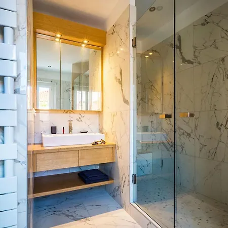 Les Halles Keyweek Duplex With Terrace And Parking In Center דירה ביאריץ