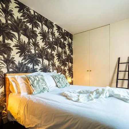 Les Halles Keyweek Duplex With Terrace And Parking In Center ביאריץ
