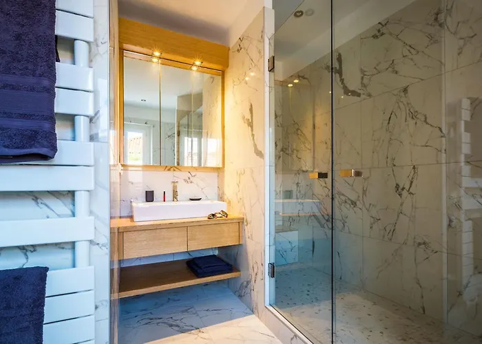 Les Halles Keyweek Duplex With Terrace And Parking In Center דירה ביאריץ