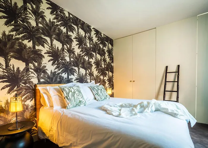 Les Halles Keyweek Duplex With Terrace And Parking In Center ביאריץ